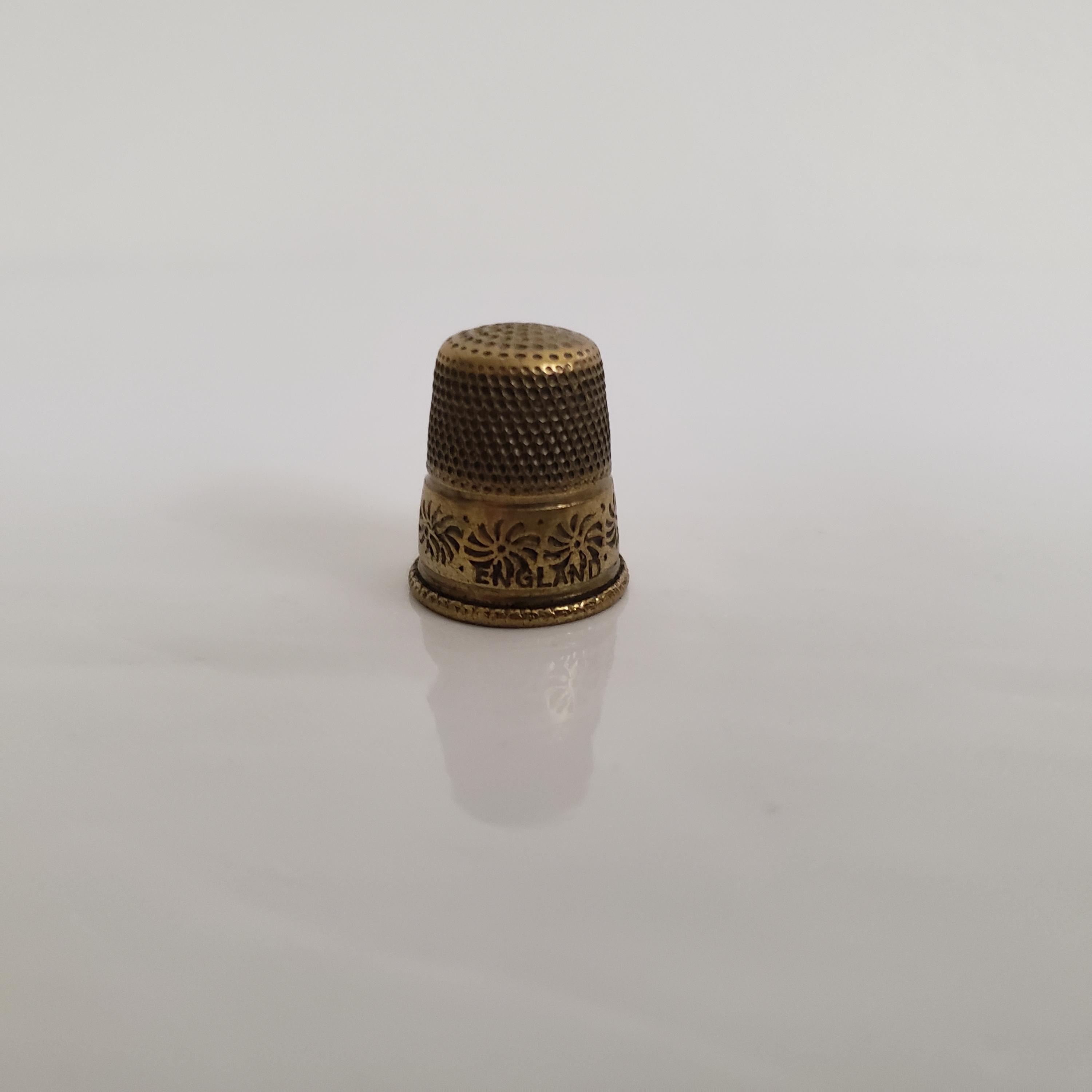 Kleiner Schneider-Fingerhut – Beidseitig Offen, Vernickeltes Messing, Größe 7 (14 Mm Sockel) – Profi-Qualität
