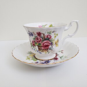 Royal Albert Bone China Teetasse & Untertasse: Montrose Roses