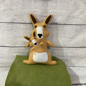 Kangaroo and baby, felt kangaroo toy, stuffed kangaroo, baby shower gift, nursery decor, baby shower decor, forest animal