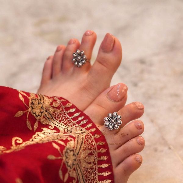 Bague d'orteil en argent sterling 925 avec mini fleur Moh, Bague d'orteil en argent oxydé fabriquée à la main, Cadeaux pour elle, Bijoux Jaipuri