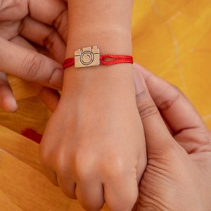 925 Sterling Silber Kamera Schnappschuss Rakhi, handgefertigt oxidiertes indisches Silber Rakhi mit 925, Rakhi für Bruder / Schwester / Kinder, Rakhi Armband