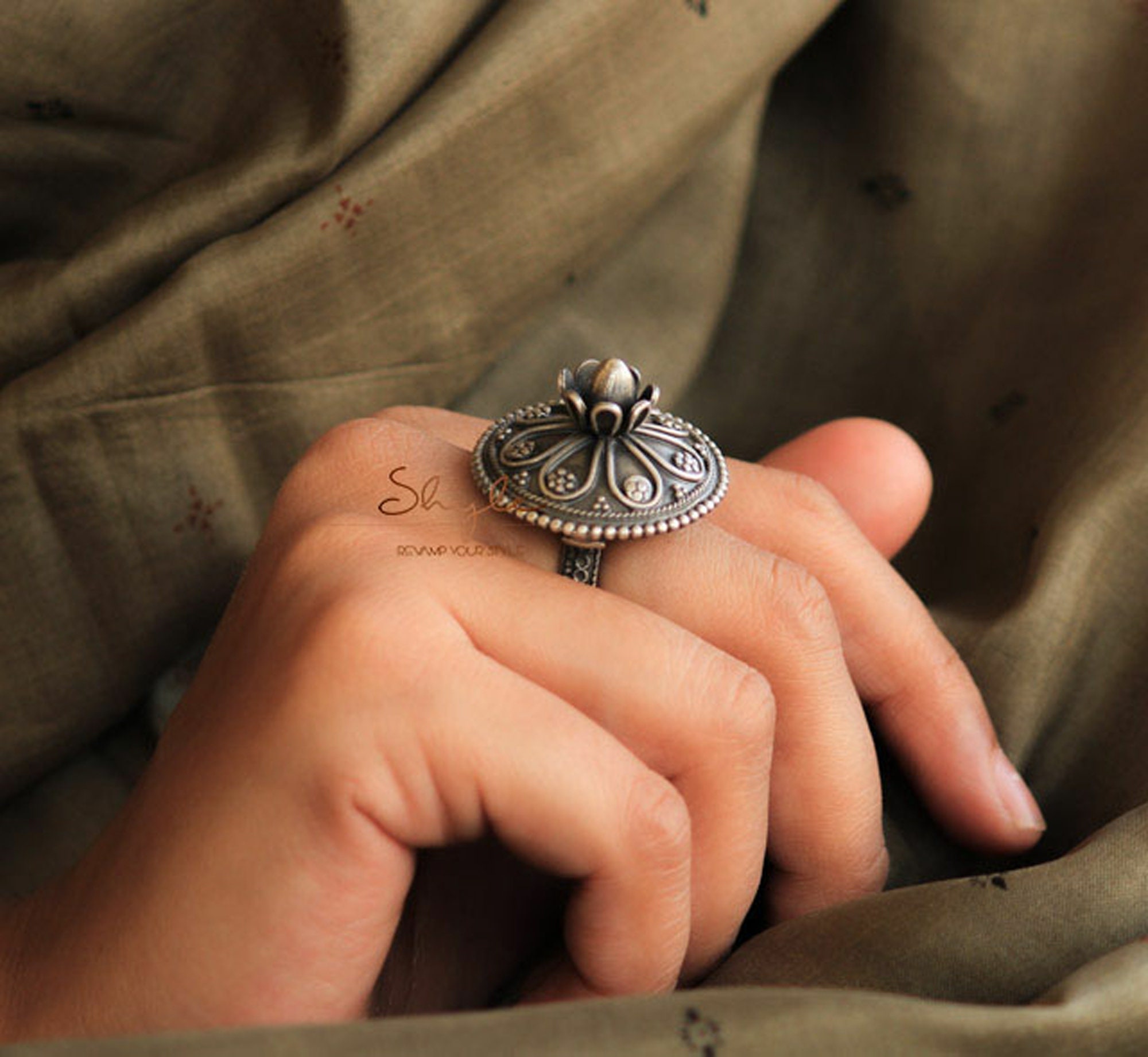 Moh Blooming Flower Detailed Embossed 92.5 Sterling Silver