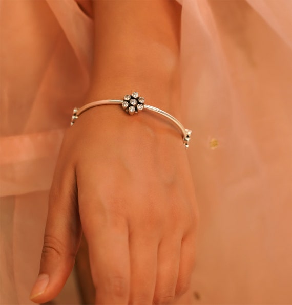 Essence bangle online