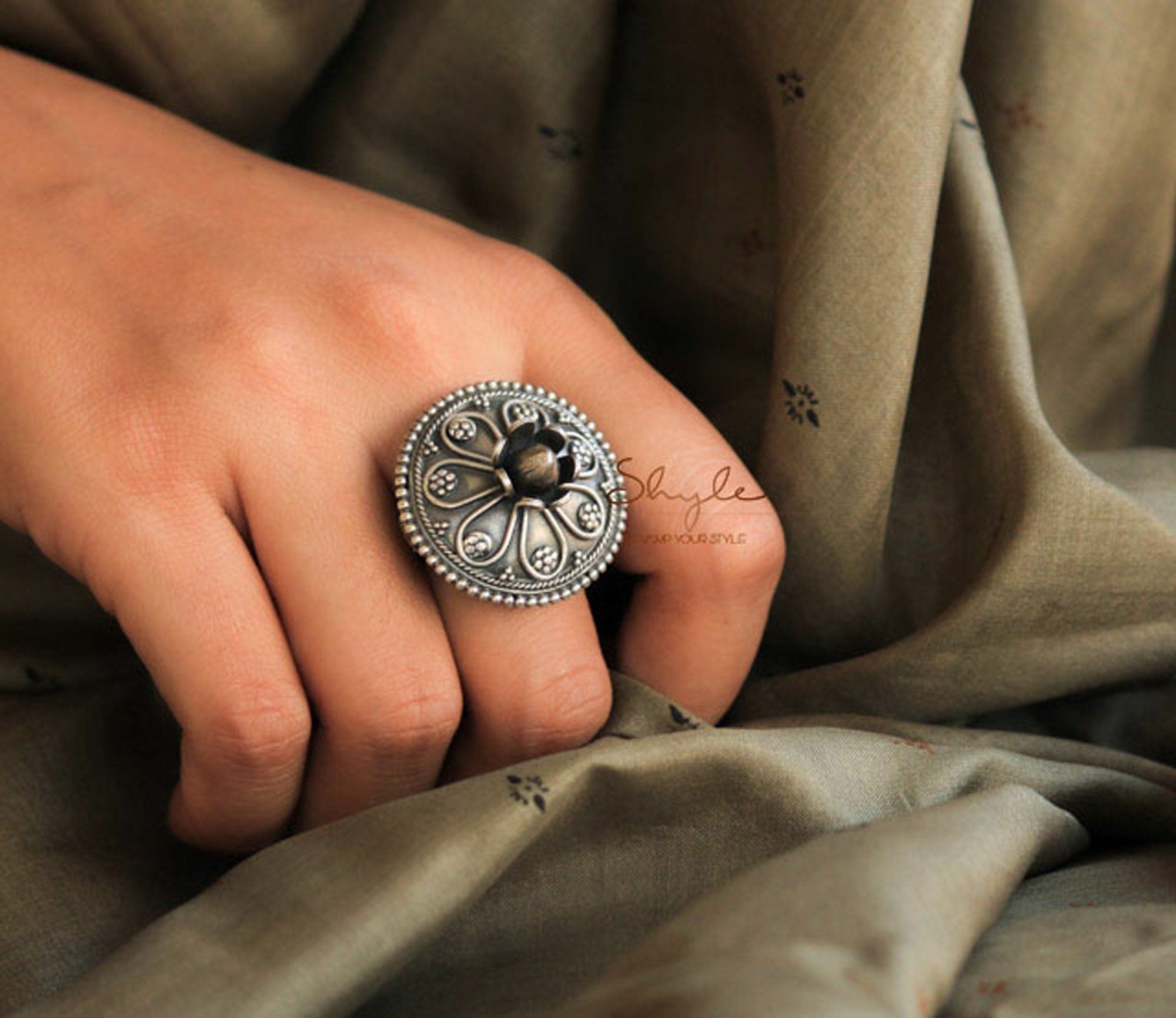 Moh Blooming Flower Detailed Embossed 92.5 Sterling Silver