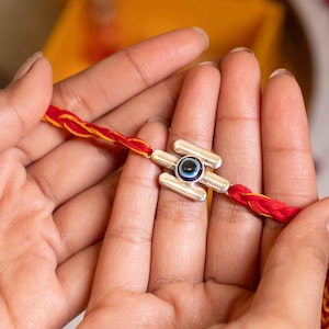 925 Sterling Silber Shiva Tilak Evil Eye Rakhi, Handgefertigte indische Reine Silber Rakhi mit 925 Stempel, Rakhi für Brüder / Schwestern / Kinder