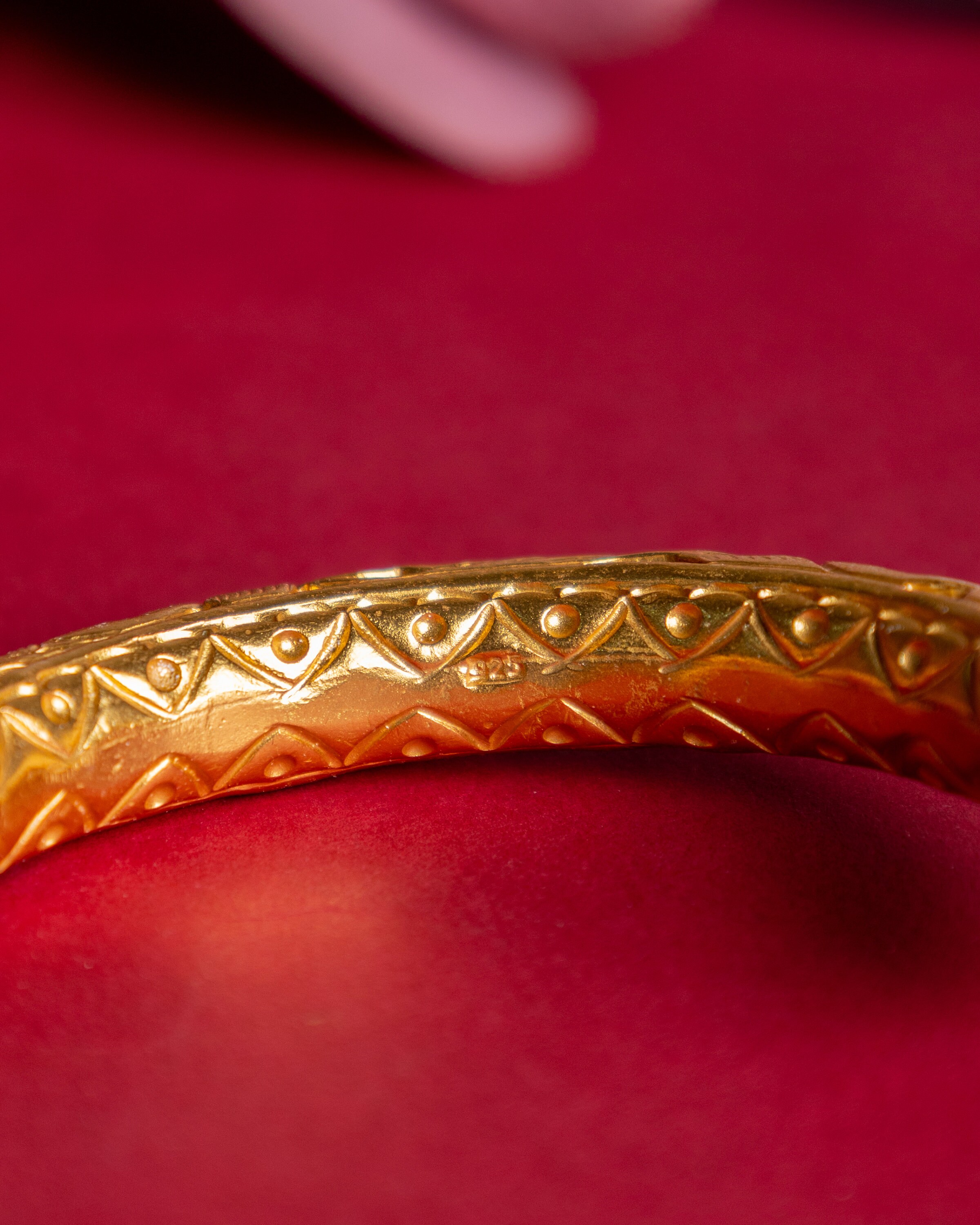 CHIEKO +  caviar bangle †  gold 937814_alt7.jpg