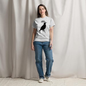 QUAIL WRESTLER, Quail Lovers T-Shirt, Quail Lovers Gift, Quail Mom Gift, Quail Dad Gift, Gift for Quail Owners, Breeders, Unisex,mShirtU