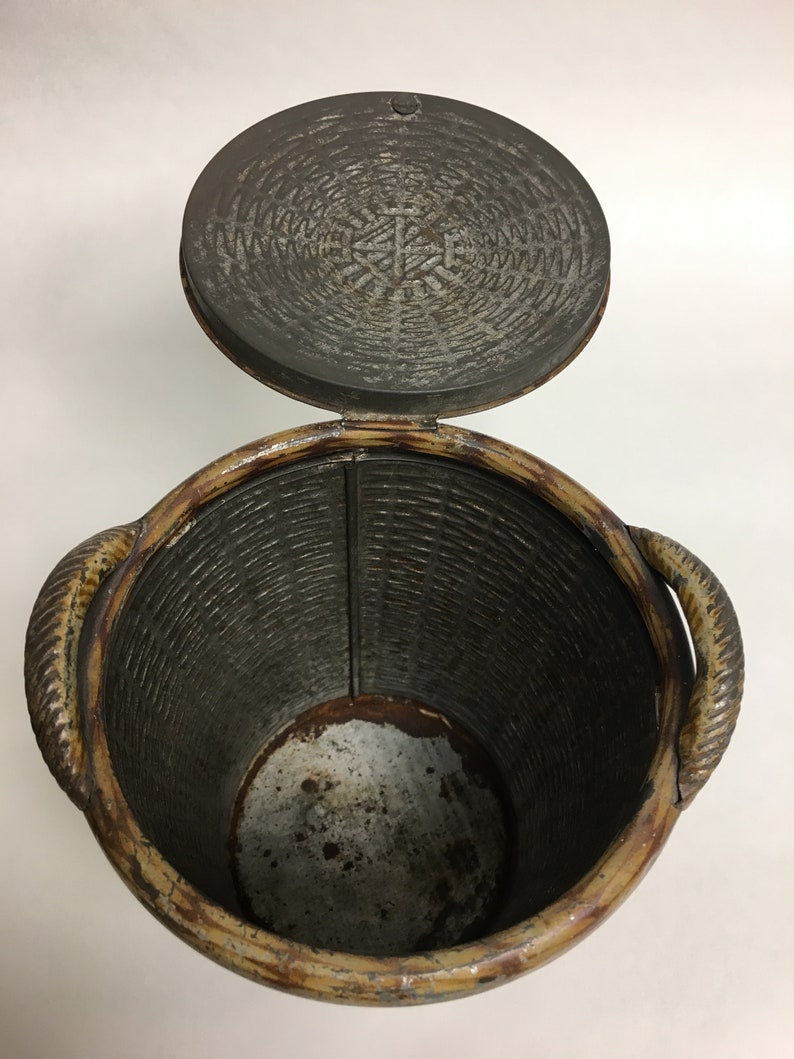 Antique Huntley /& Palmer biscuit tin