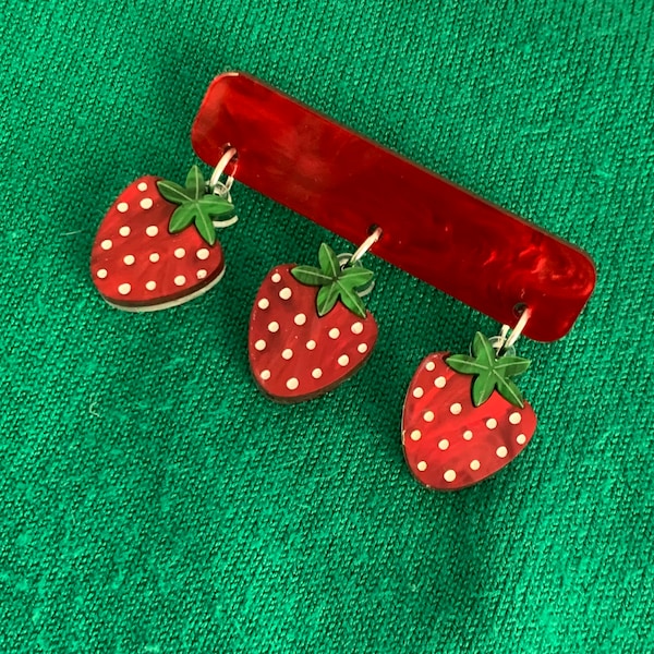 Strawberry Brooch, Acrylic Brooch, Vintage Bakelite Brooch, Fruit Jewellery, Vintage Accessories, Strawberry Gifts, Strawberry Jewellery