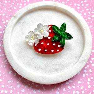 Strawberry Flower Brooch, Acrylic Brooch, Vintage Brooch, Fruit Jewellery, Vintage Accessories, Strawberry Gifts, Strawberry Jewellery