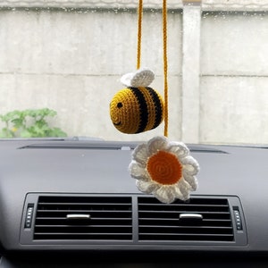 Crochet car decoration for woman, Daisy Bee car accessories, Crochet Bumblebee car mirror, girly crochet daisy car dangle