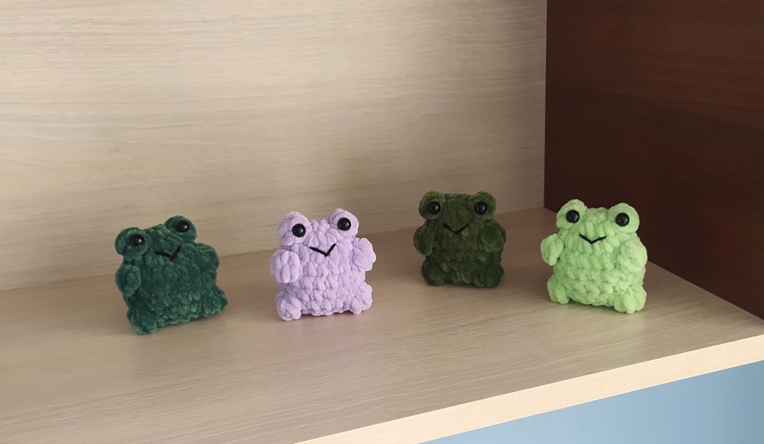 Grenouille Tricotée Suspension Voiture - Décoration Mignonne - Accessoire Rétroviseur - Cadeau Déco Maison/Bureau