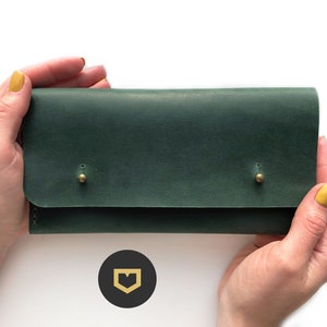 Cartera de sobre de efectivo de cuero minimalista / Cartera de mujer verde, Cartera de hombre personalizada, Portatarjetas, Cartera de teléfono grabada, Cartera de pasaporte