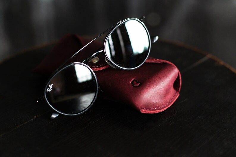 Personalized sunglasses case / Leather glasses case, Sunglasses organizer, Womens eyeglasse case / sleeve, Gift for him, Womens gift image 3