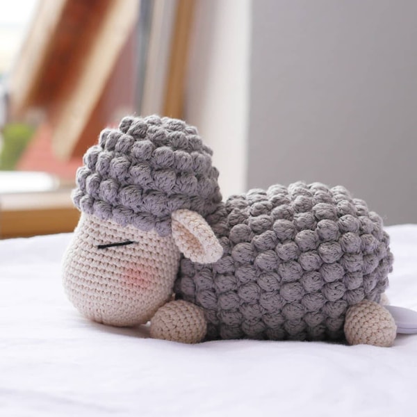 Crochet pattern *crochet pattern* lamb Frieda, little sheep Frieda as a music box, music box, German, English, Amigurumi