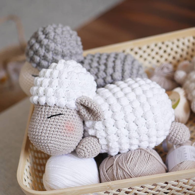 Häkelanleitung crochet pattern lamb Frieda, Schäfchen Frieda als Spieluhr, music box, deutsch, english, Amigurumi zdjęcie 10