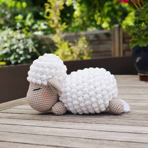 Häkelanleitung crochet pattern lamb Frieda, Schäfchen Frieda als Spieluhr, music box, deutsch, english, Amigurumi zdjęcie 4