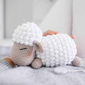 Häkelanleitung crochet pattern lamb Frieda, Schäfchen Frieda als Spieluhr, music box, deutsch, english, Amigurumi zdjęcie 8