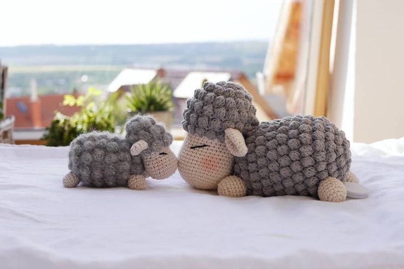 Häkelanleitung crochet pattern lamb Frieda, Schäfchen Frieda als Spieluhr, music box, deutsch, english, Amigurumi zdjęcie 7