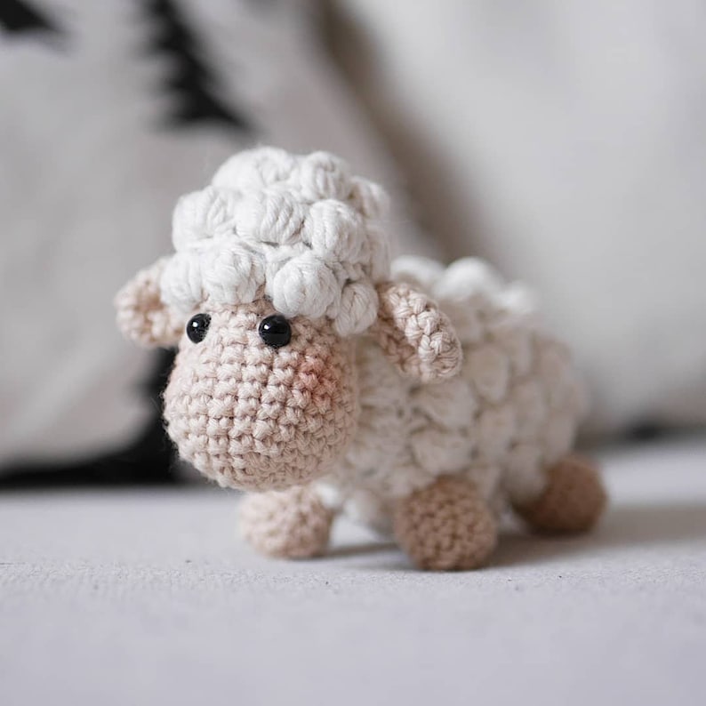 Crochet patterncrochet pattern Sheep Hope, lamb Hope, German, English, Espanol, Poruguese, Français, Italian, crochet, Amigurumi image 5