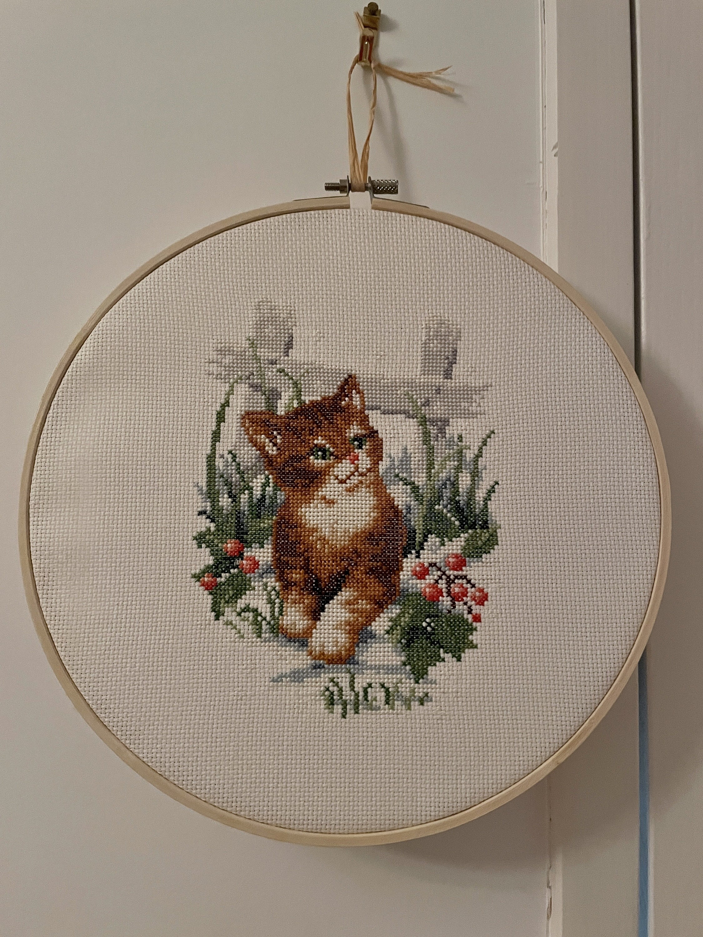 Tambour Brodé Petit Chat Dans La Neige