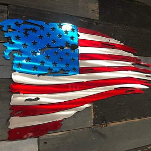 Distressed Metal American Flag: Tattered USA Wall Art afbeelding 2