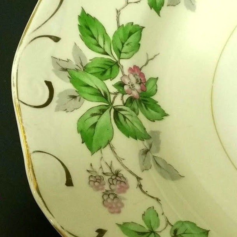 Homer Laughlin Greenbrier Eggshell Georgian gold trim USA Serving platter 13