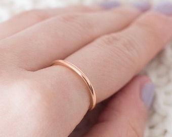 Anillo sencillo de oro rosa, anillos apilables chapados en oro rosa, anillo de oro rosa, alianza de oro rosa, anillos de oro rosa de 14k para mujer