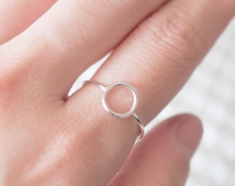 スモールサークルリング、スターリングシルバーの幾何学模様リング、オープンサークルリング、ボヘミアンリング、女性用シルバーリング