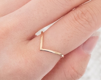 Gold Chevron Hammered Ring, Dainty Gold Filled Ring, Yellow Gold V Ring, Thin Gold Curved Ring, 14k Gold Rings for Women