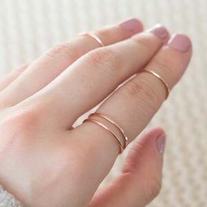 Super dünner Rose Gold Midi Ring, Rose Gold Filled Ring, Knuckle Ring, Zierliche Rose Gold Ring, Ringe für Frauen
