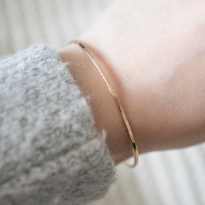 Gold Filled Hammered Bangle, Gold Filled Stacking Bangle, Thin Gold Bangle Bracelet, Simple Gold Bracelet, Gift for Sister