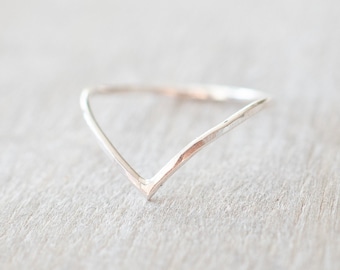 Super Thin Silver Hammered Chevron Ring, V Ring, Dainty Silver Midi Ring, Knuckle Ring, Sterling Silver Rings for Women