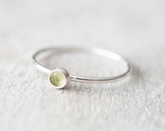 Super Thin Silver 3mm Peridot Ring, Dainty Peridot Ring, Sterling Silver Gemstone Bezel Ring, August Birthstone Ring, Green Stone Ring