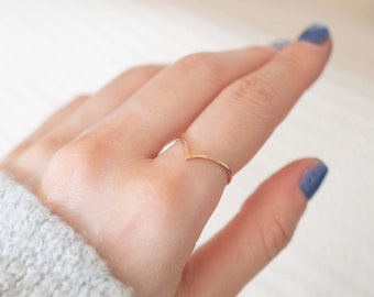 Super Thin Rose Gold Hammered Chevron Ring, V Ring, Dainty Rose Gold Filled Ring, Curved Ring, 14k Rose Gold Rings for Women