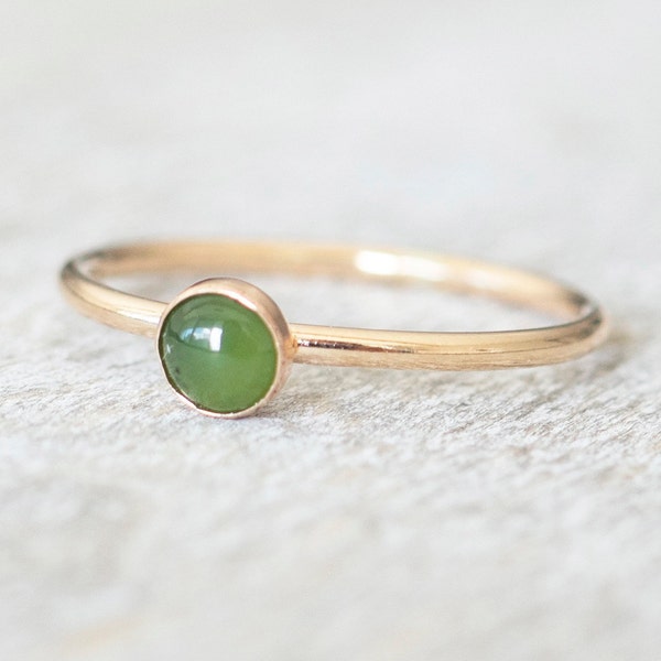 Bague jade en or fin 4 mm, bague en or rempli, bagues en or 14 carats pour femme, bagues superposables en or, bague de naissance