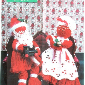 Mr. and Mrs. Santa String Doll Pattern