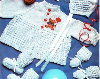 Padrão de enxoval de bebê em malha de urso e cabo simulado