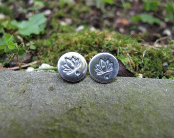 Lotus studs