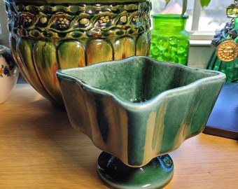 Vintage Hull Pottery F4 Small Pedestal Planter 1940s Dark Green Glaze