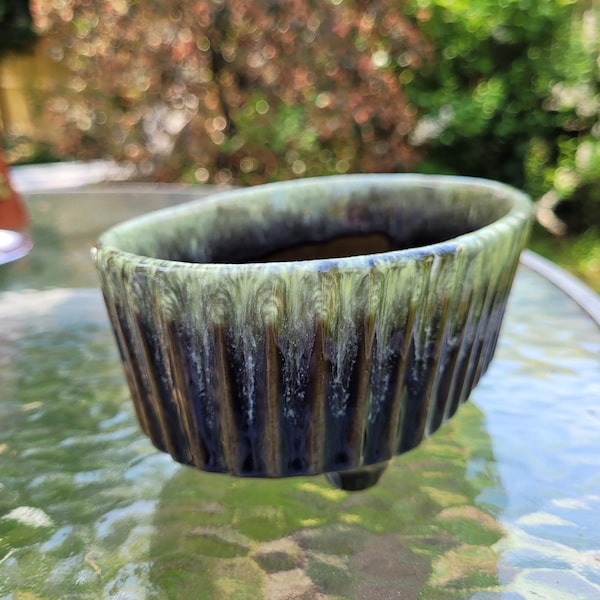 Hull Pottery Green Drip Glaze Ribbed Oval Planter F39 USA Mid Century Modern