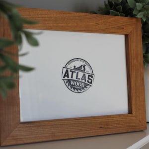 Handcrafted Cherry Hardwood Tabletop Picture Frame for 4x6 Photos – Minimalist Home Decor and Thoughtful Gift Idea
