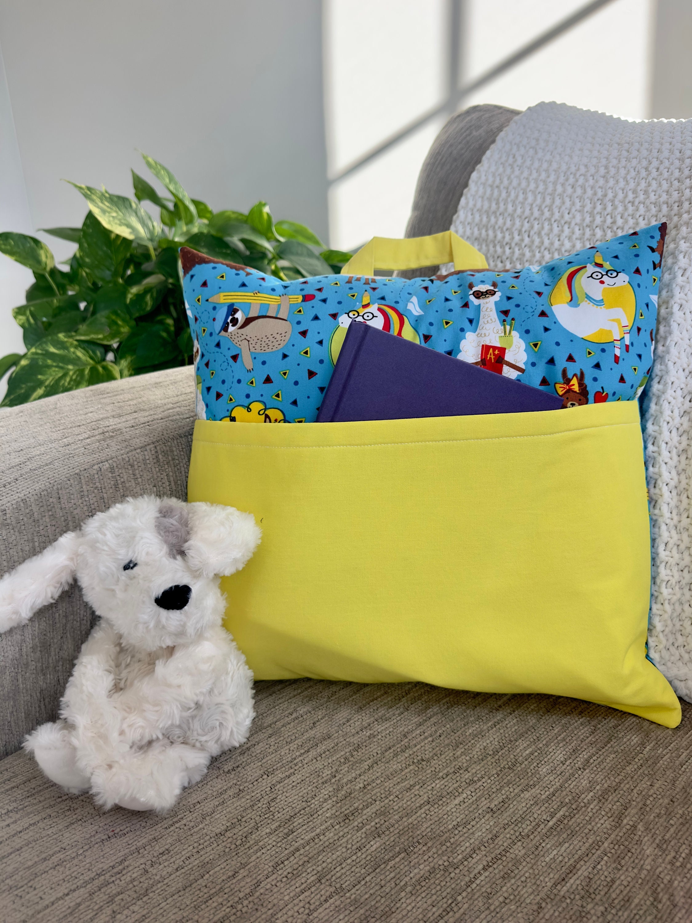 Llama top travel pillow