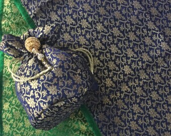 Reversible green and blue stole with matching pouch