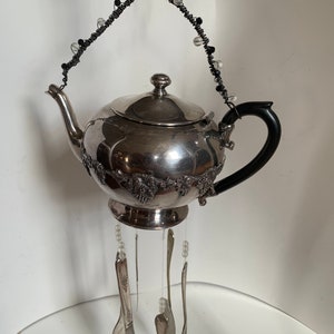 Grapevine teapot chime