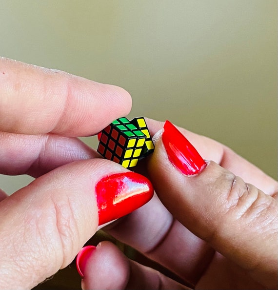 WORLD'S SMALLEST RUBIK'S CUBE!