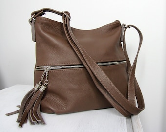 Brown Leather Crossbody Bag: Zipper Pocket, Adjustable Strap