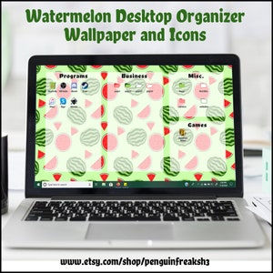 Peut inclure: Un écran d'ordinateur portable affichant un organisateur de bureau sur le thème de la pastèque avec des icônes pour les programmes, les affaires, divers et les jeux. Le fond d'écran présente un motif répétitif de tranches de pastèque sur un fond vert. Le texte "Watermelon Desktop Organizer Wallpaper and Icons" est affiché en haut de l'écran. Le texte "www.etsy.com/shop/penguinfreaksh3" est affiché en bas de l'écran.