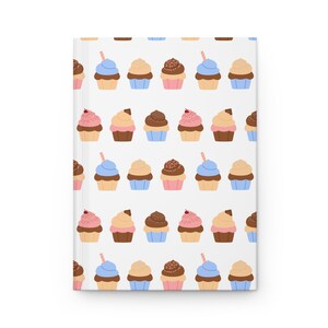 Cuaderno de diario de tapa dura mate con cupcakes lindos
