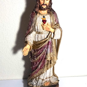 Sacred Heart of Jesus Statue